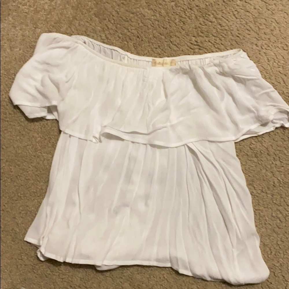 Altar’d state white off the shoulder top